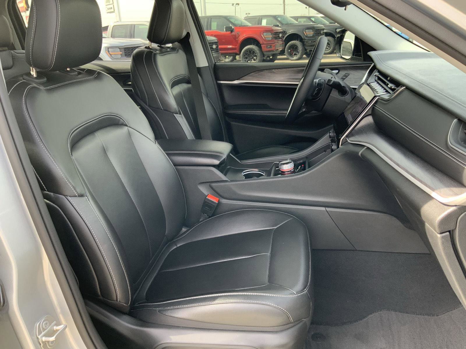 Used 2023 Jeep Grand Cherokee L Limited image 64