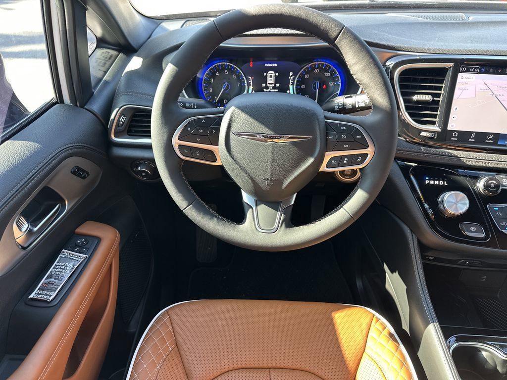 New 2026 Chrysler Pacifica Pinnacle image 12