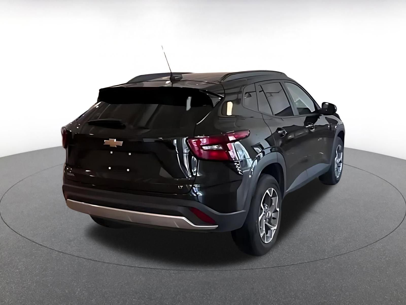 Used 2025 Chevrolet Trax LT w/ LT Convenience Package image 15