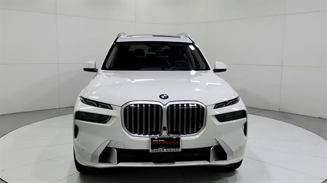 Used 2026 BMW X7 xDrive40i AWD/4WD image 2