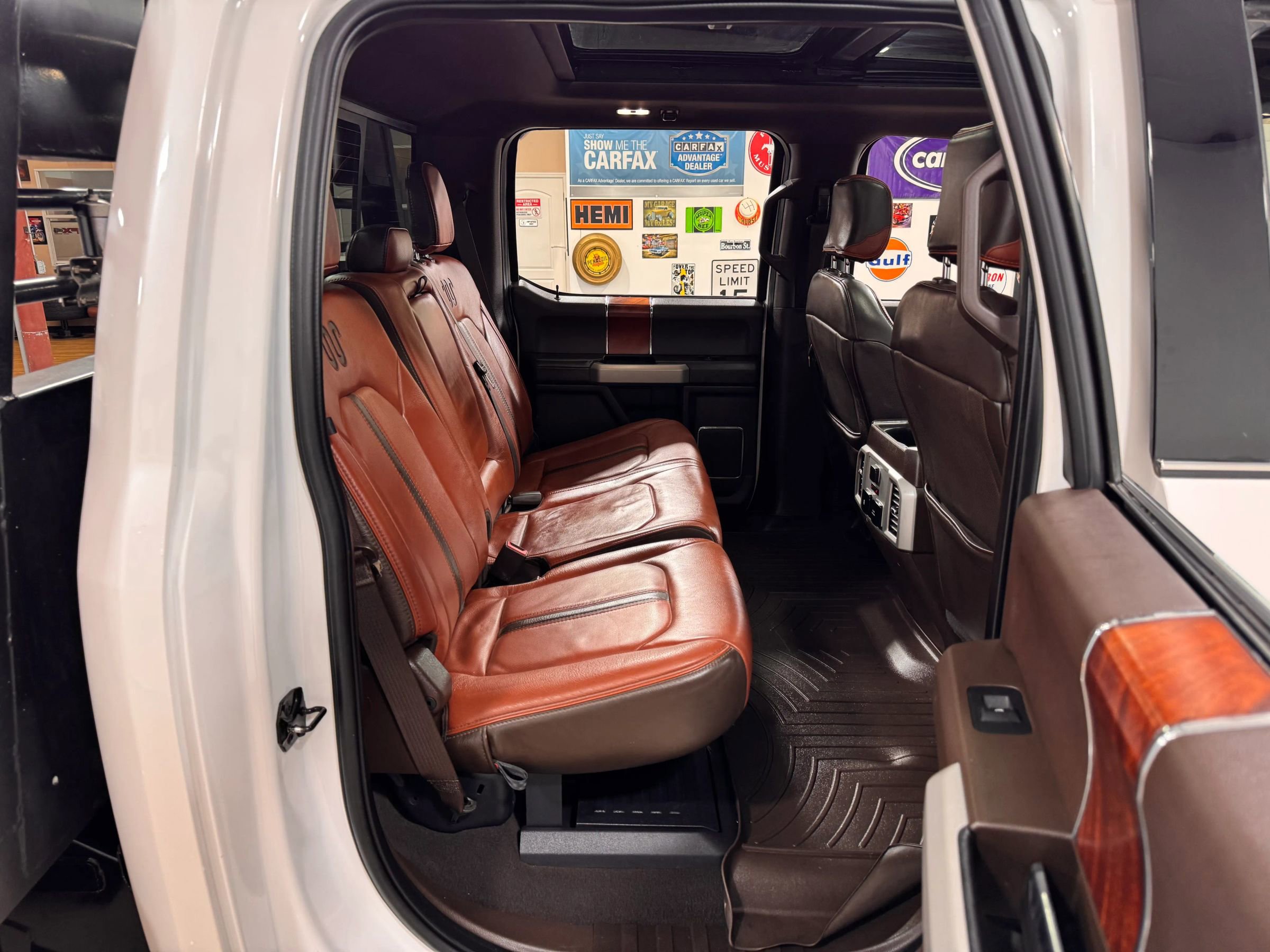Used 2019 Ford F350 King Ranch w/ King Ranch Ultimate Package AWD/4WD image 19