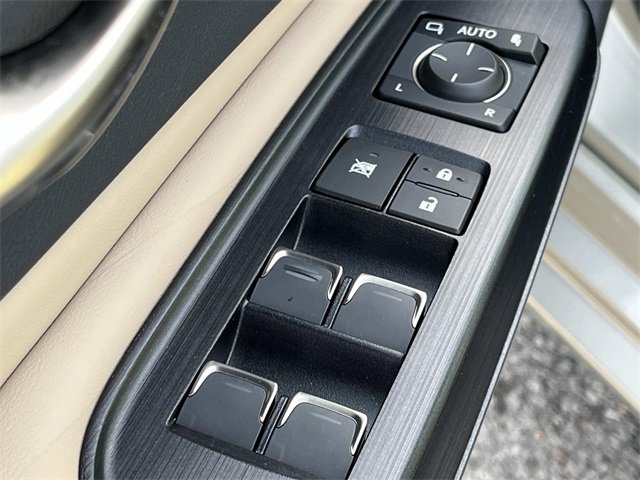 Used 2021 Lexus ES 350 Ultra Luxury w/ Accessory Package 2 image 29