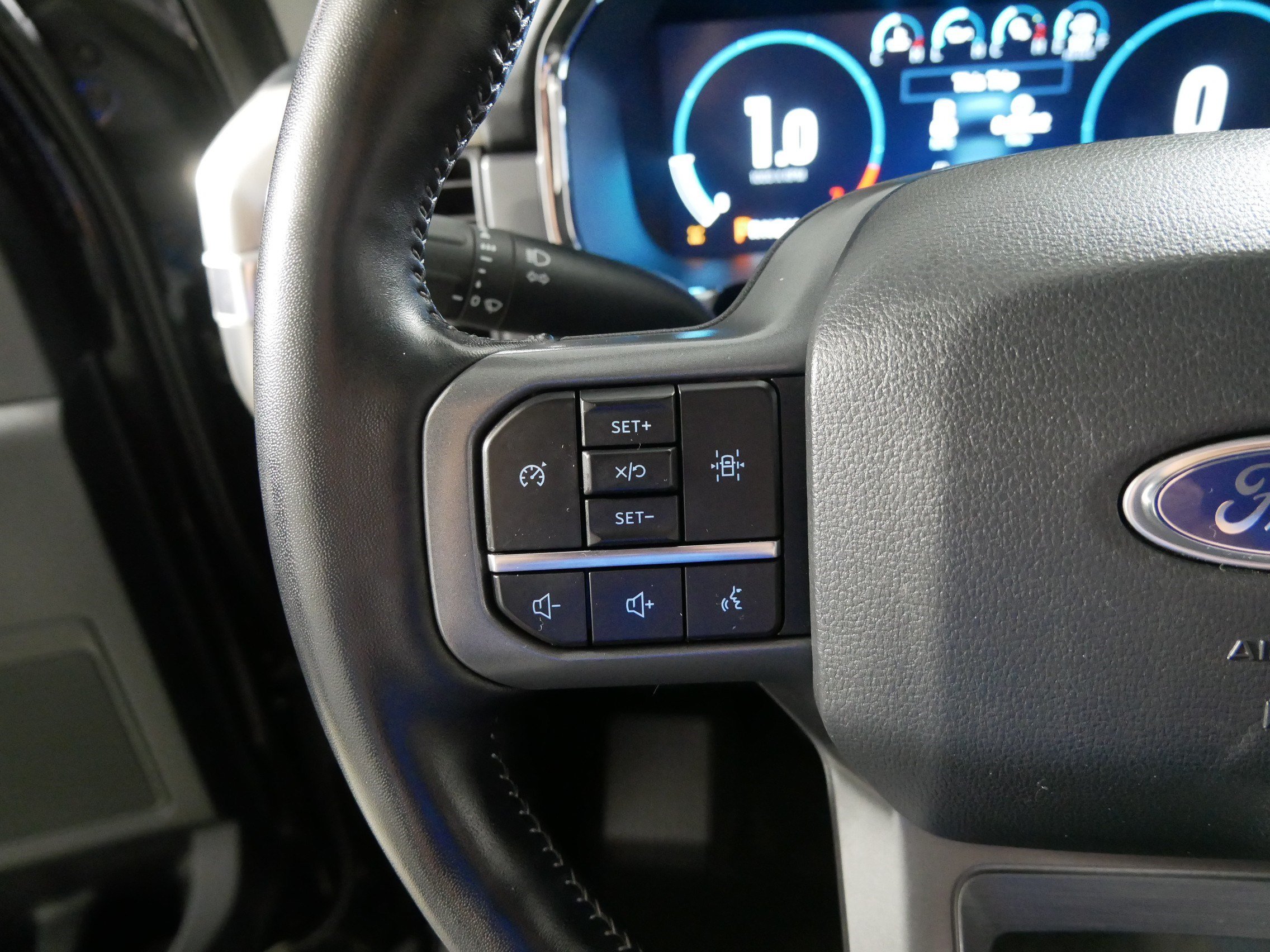 Used 2022 Ford F150 Lariat AWD/4WD image 27