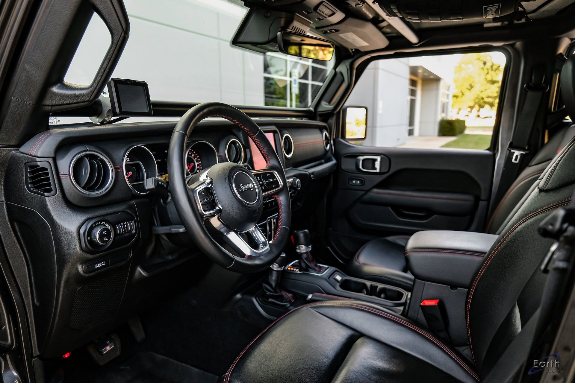 Used 2020 Jeep Gladiator Rubicon AWD/4WD image 2