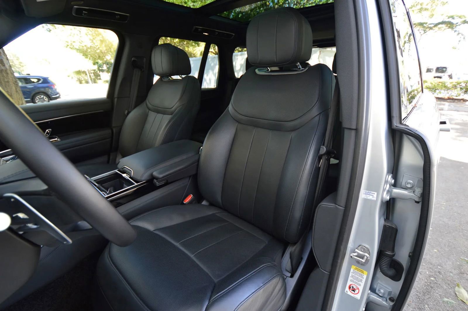 Used 2023 Land Rover Range Rover Autobiography AWD/4WD image 28