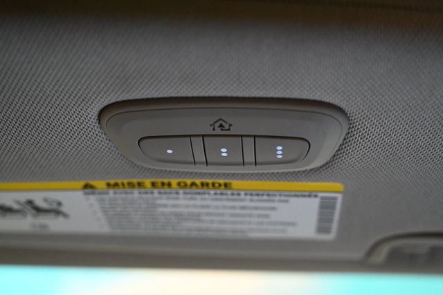 Used 2023 Chrysler Pacifica Limited FWD image 47