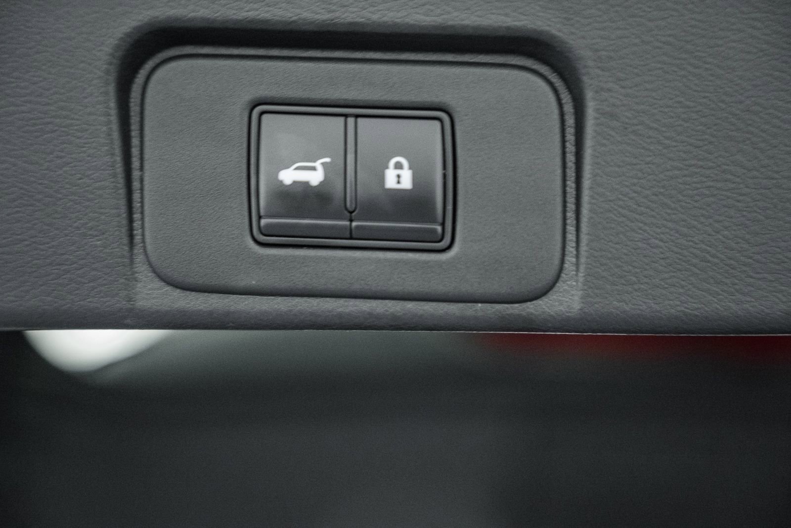 Used 2021 Nissan Rogue SV w/ Premium Package image 13