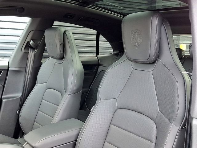 New 2026 Porsche Macan 4 Electric AWD/4WD image 5