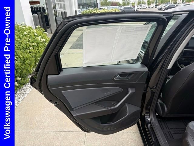 Used 2025 Volkswagen Jetta SEL FWD image 19