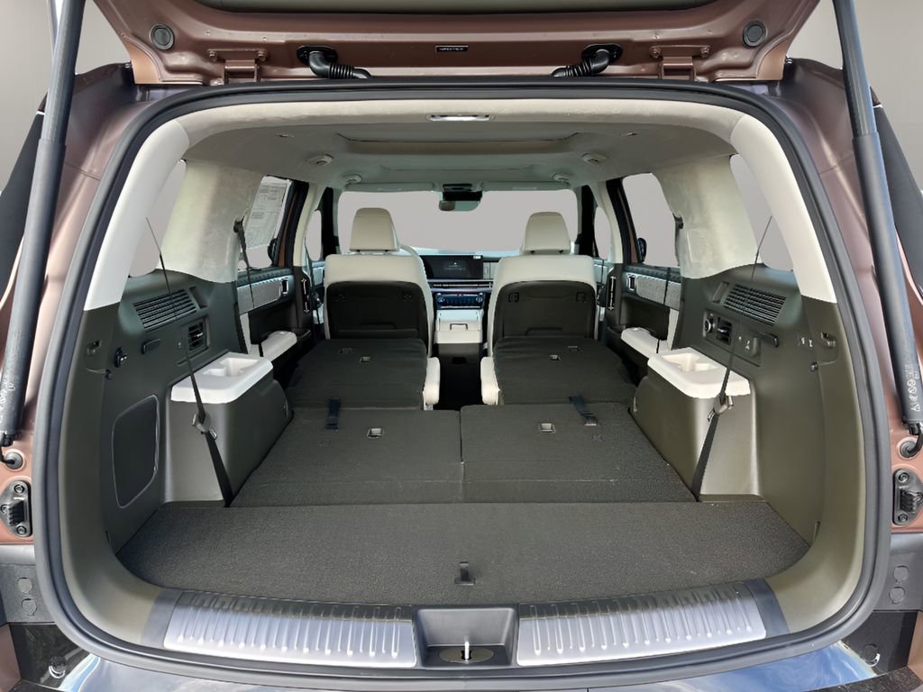 Used 2025 Hyundai Santa Fe Calligraphy image 9