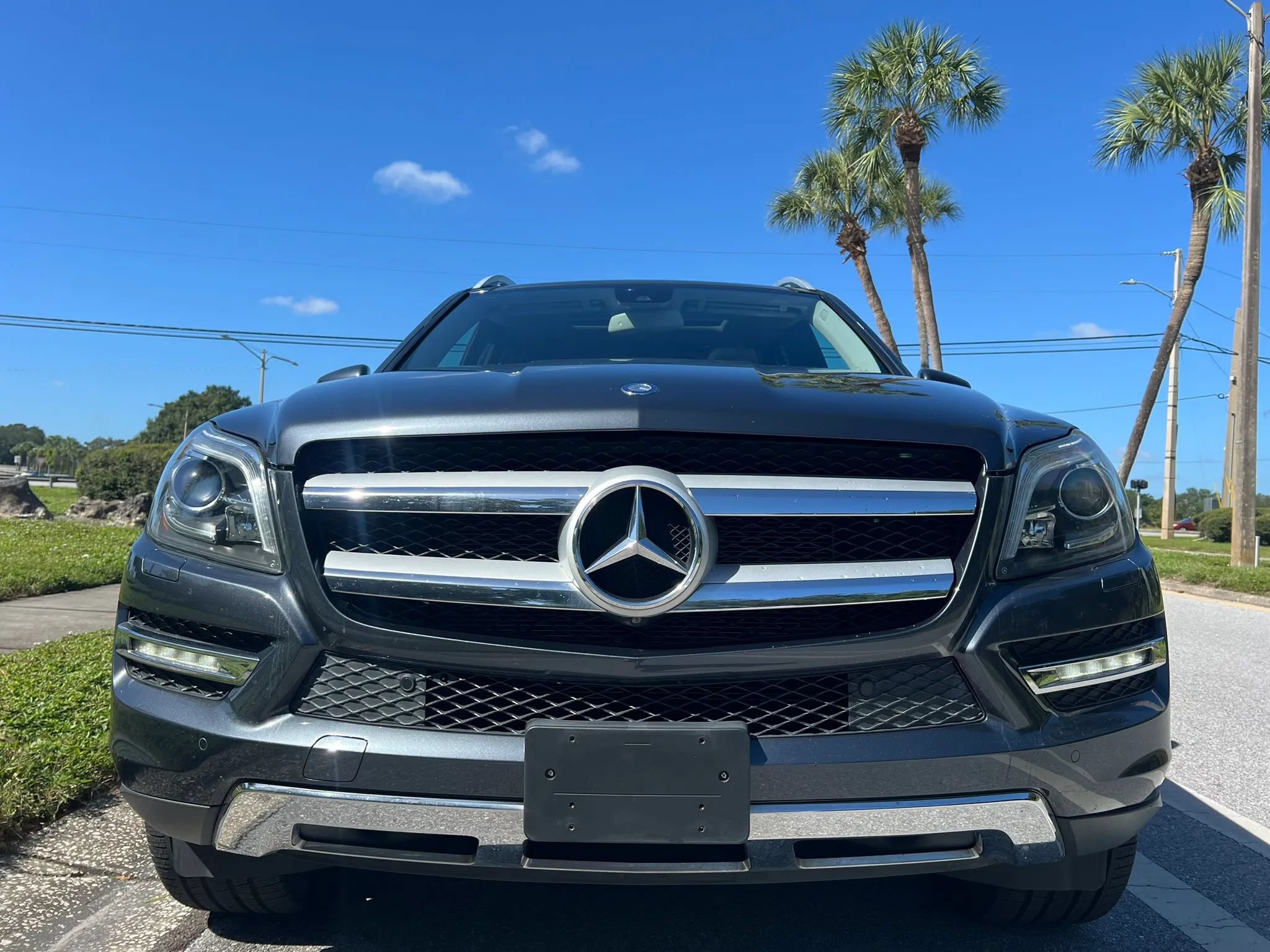 Used 2014 Mercedes-Benz GL 450 4MATIC w/ Lighting Package image 2