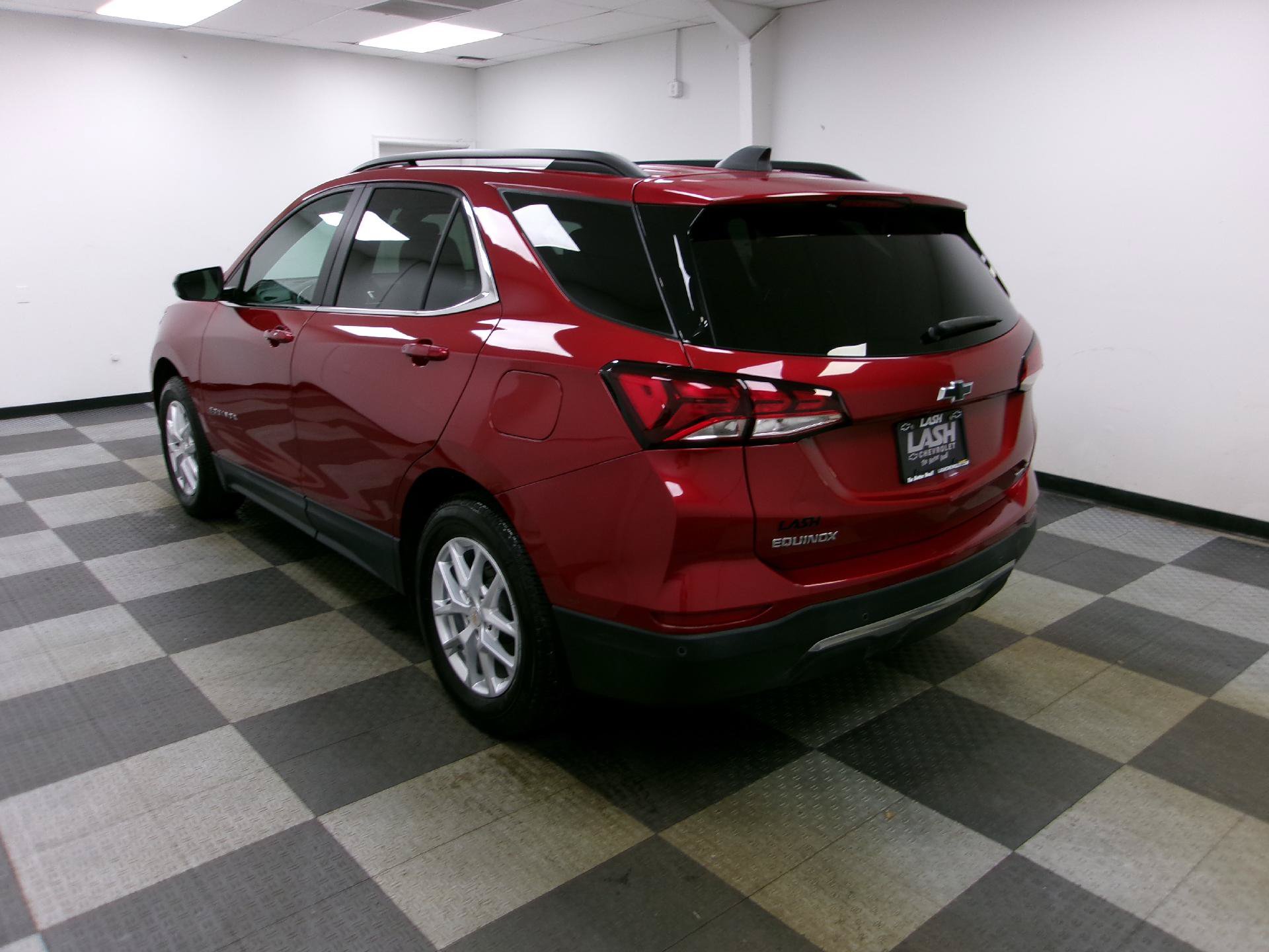 Used 2024 Chevrolet Equinox LT AWD/4WD image 2