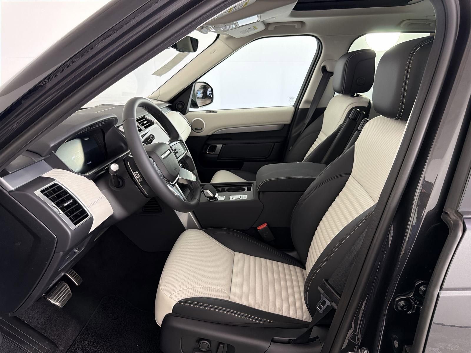 New 2026 Land Rover Discovery Limited Edition image 22