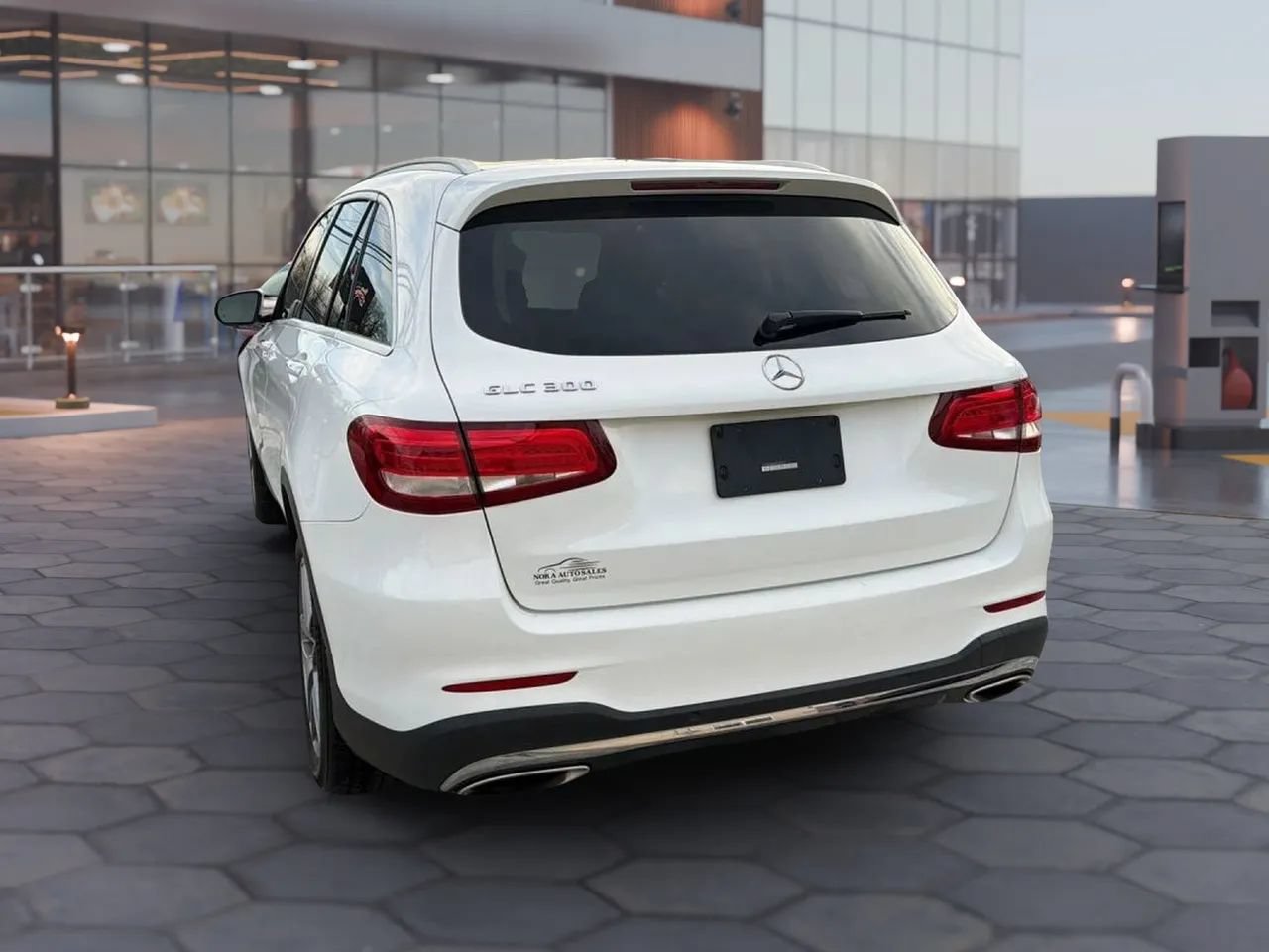 Used 2017 Mercedes-Benz GLC 300 w/ Premium 2 Package image 7