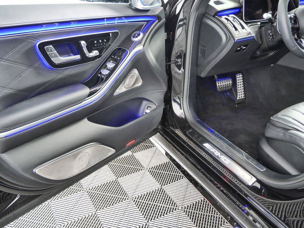 Used 2025 Mercedes-Benz S 63 AMG S image 9
