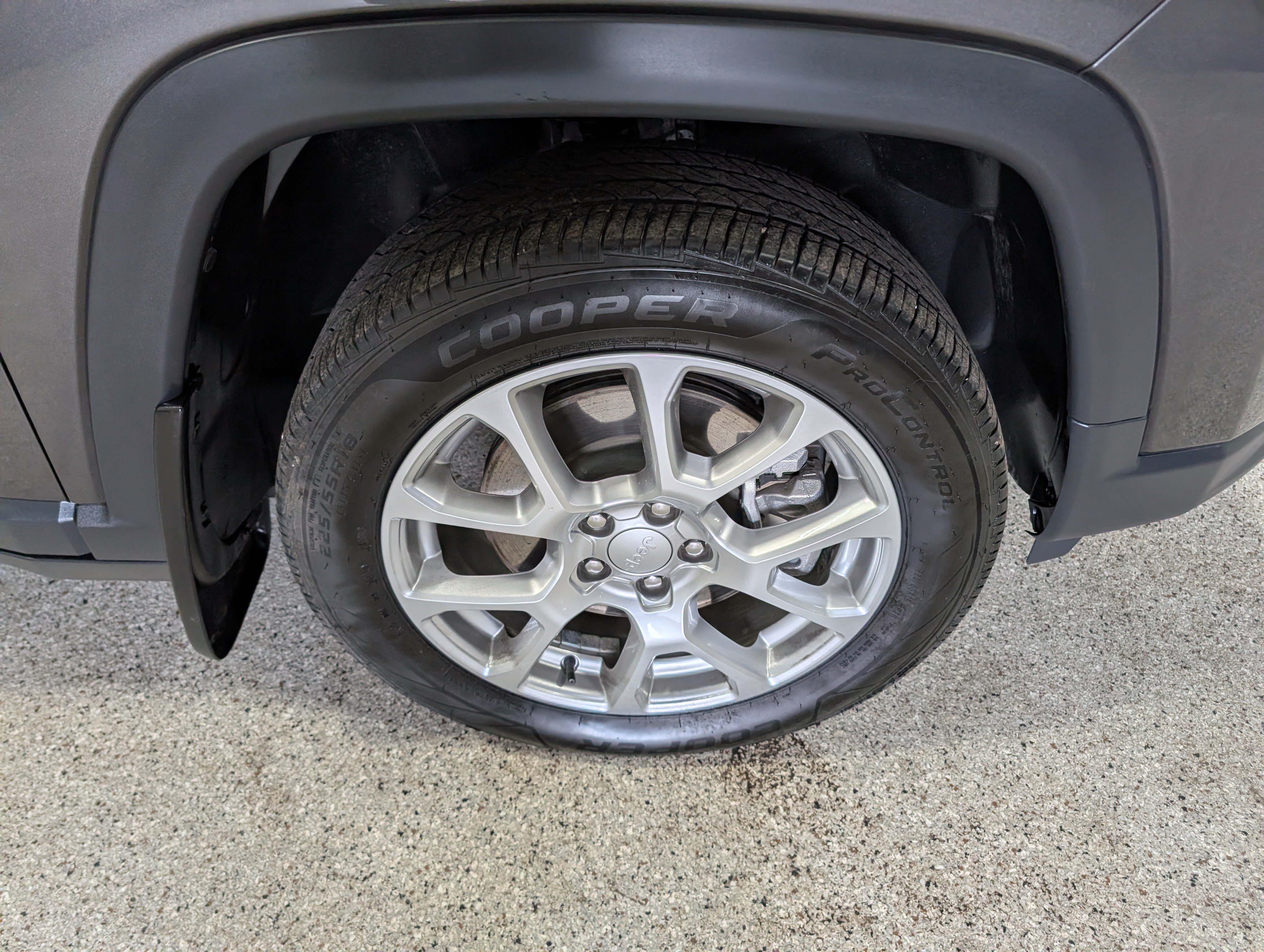 Used 2024 Jeep Compass Latitude AWD/4WD image 12