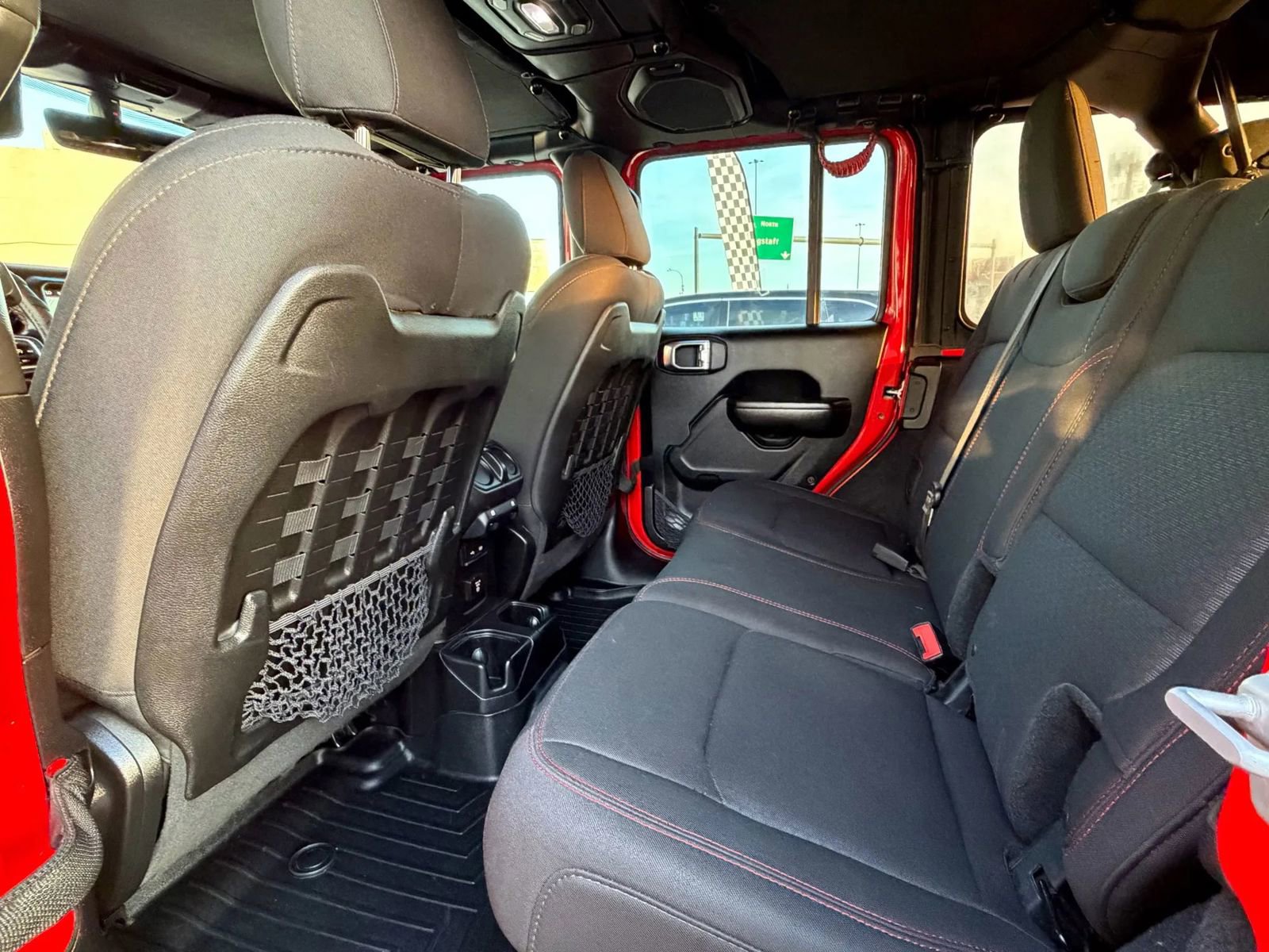 Used 2018 Jeep Wrangler Unlimited Rubicon AWD/4WD image 6