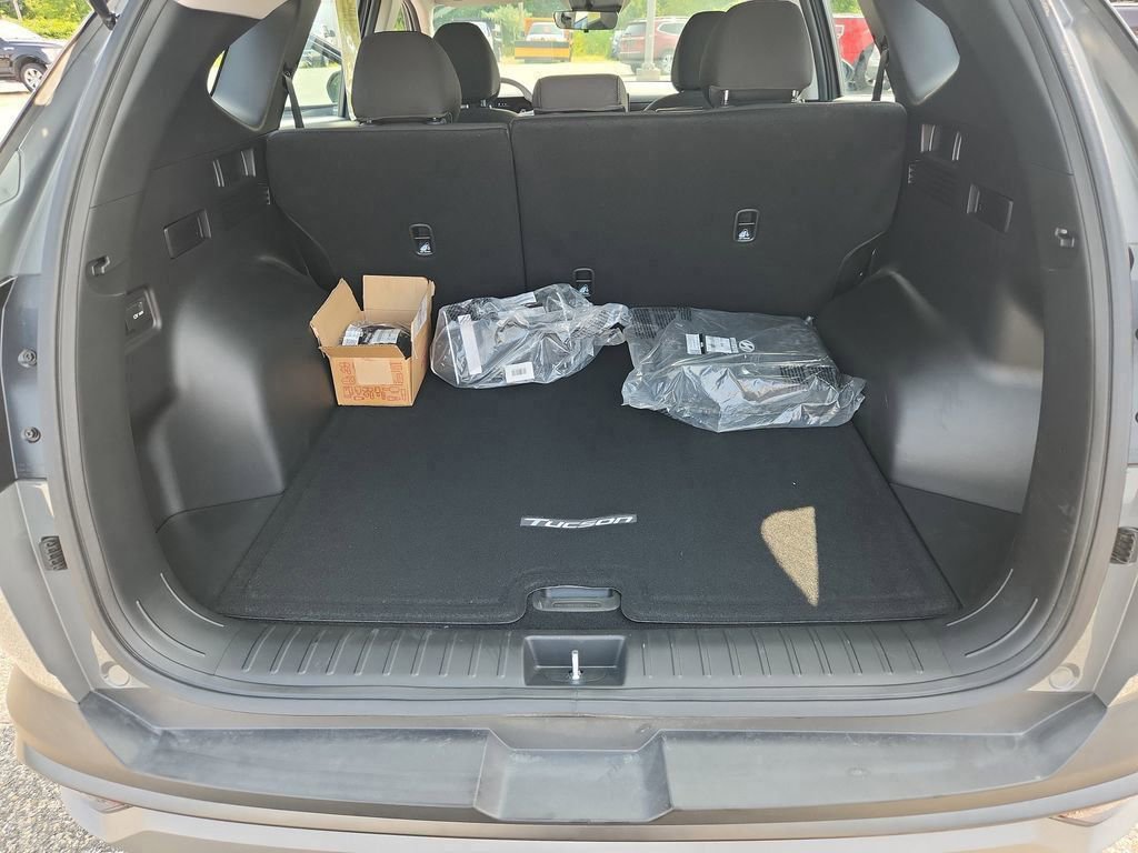 Used 2025 Hyundai Tucson SE image 21