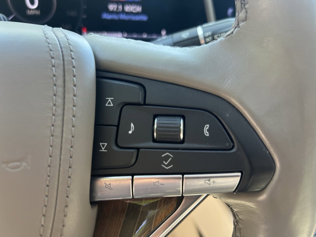 Used 2022 Cadillac Escalade Premium Luxury Platinum image 12