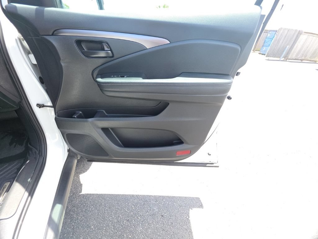 Used 2022 Honda Passport EX-L image 32