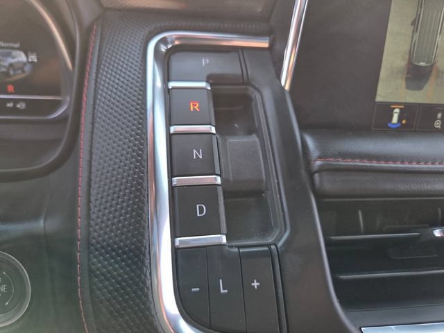 Used 2024 Chevrolet Tahoe RST w/ Luxury Package AWD/4WD image 31