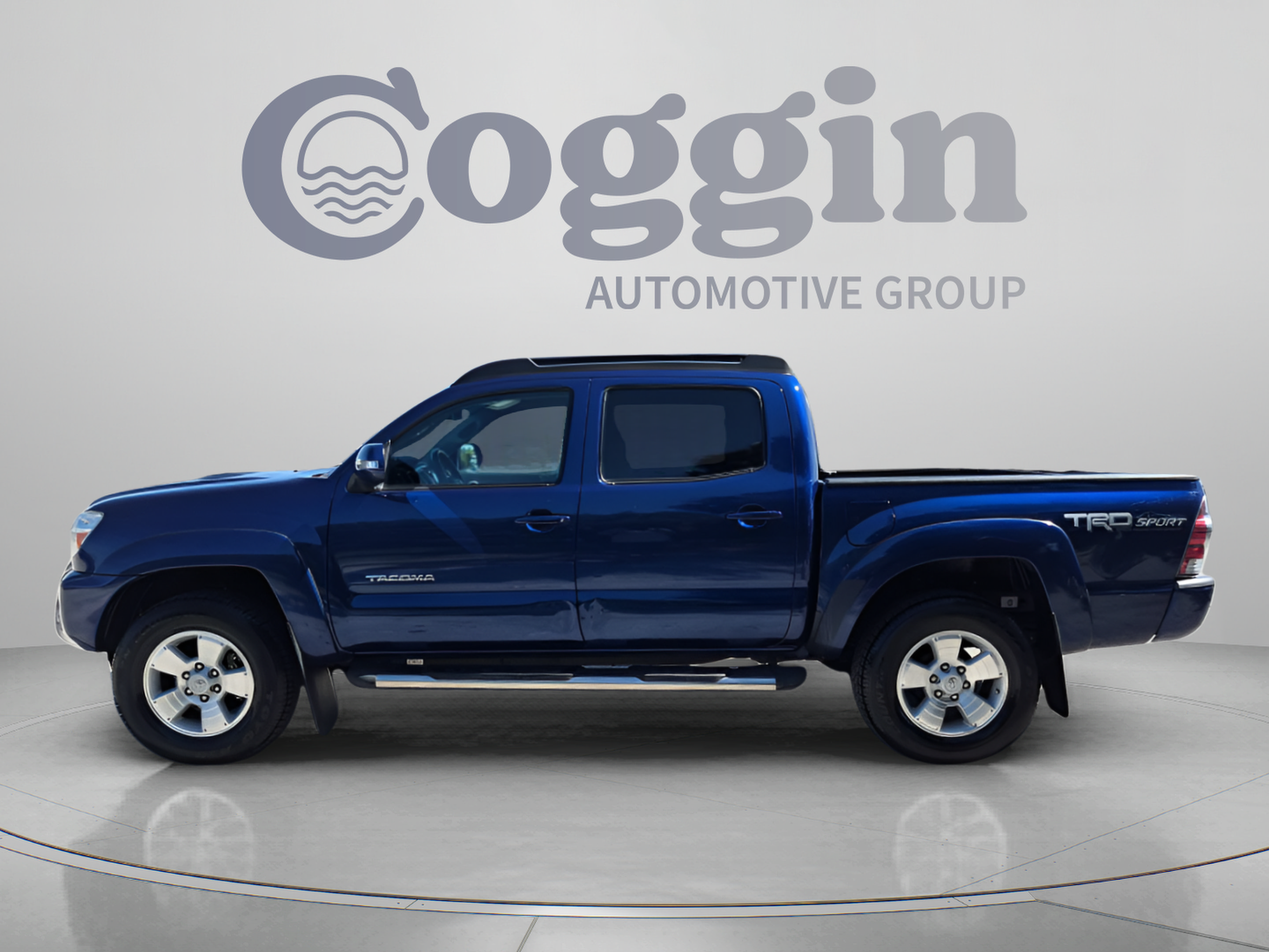 Used 2015 Toyota Tacoma PreRunner RWD image 2