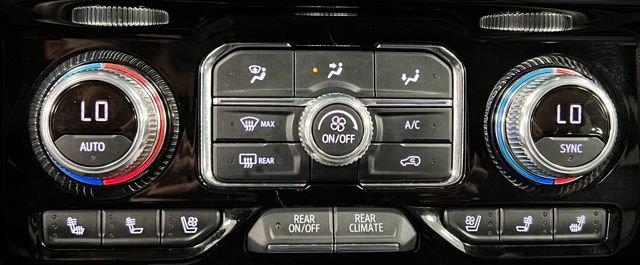 Used 2022 GMC Yukon XL Denali w/ Advanced Technology Package AWD/4WD image 35