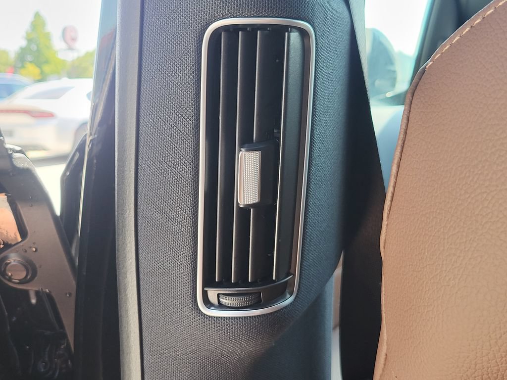 Used 2025 Mercedes-Benz GLS 450 4MATIC image 37