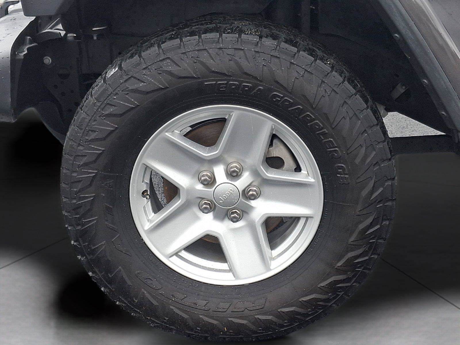 Used 2021 Jeep Gladiator Sport AWD/4WD image 28