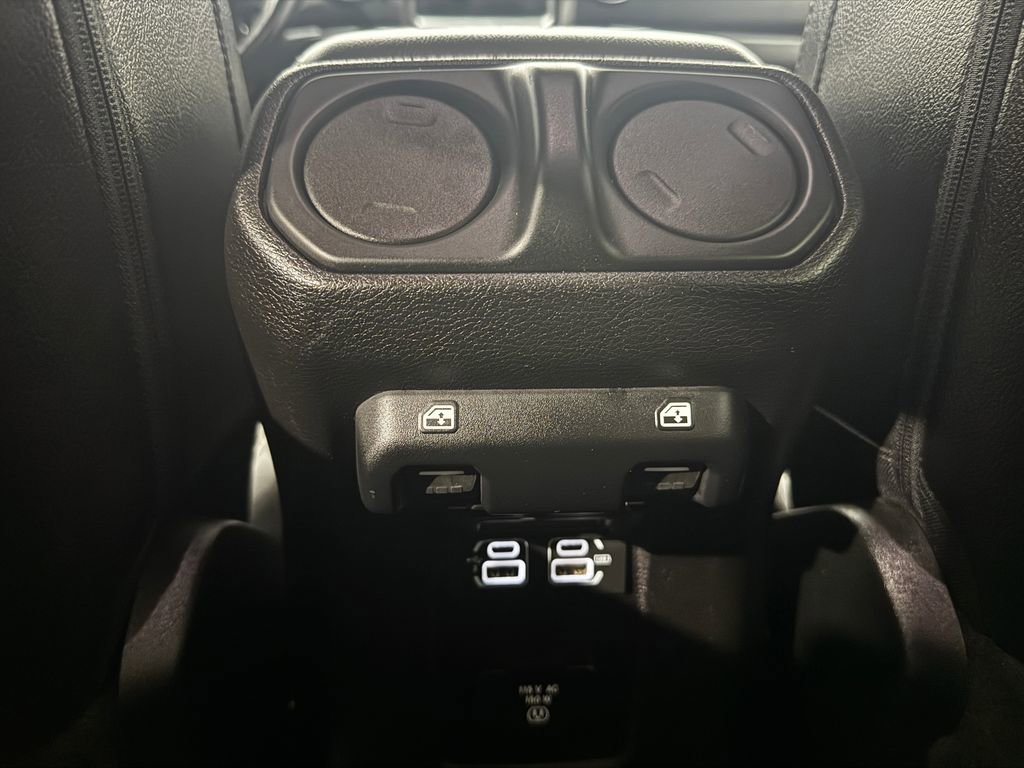 Used 2018 Jeep Wrangler Unlimited Sahara w/ Uconnect 4C Nav & Sound Group image 29