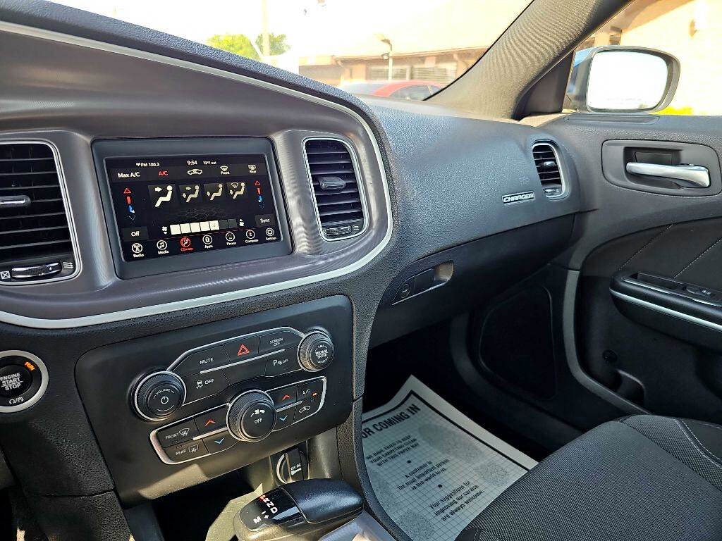 Used 2022 Dodge Charger SXT image 28