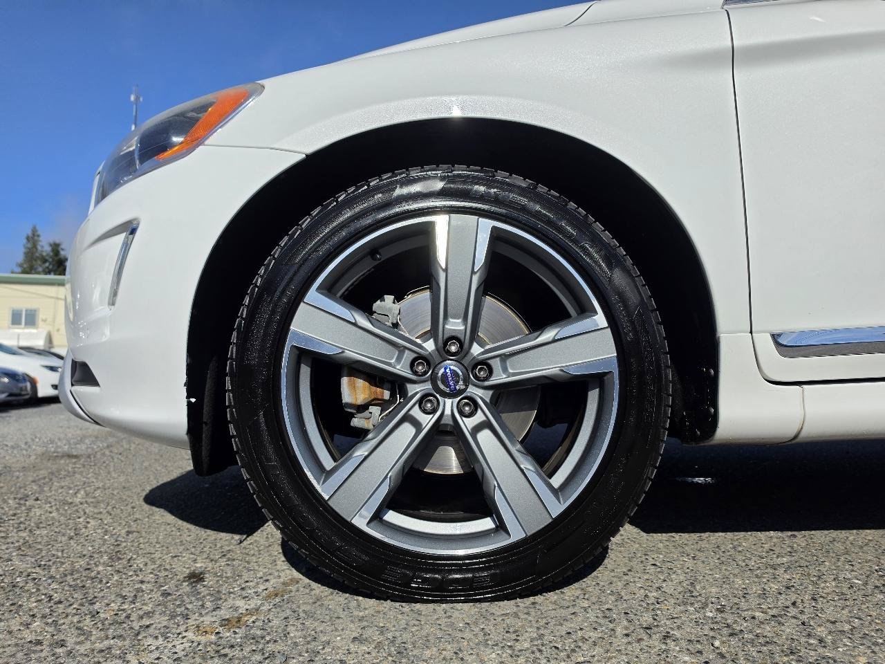 Used 2017 Volvo XC60 T6 Dynamic w/ Preferred Option Package AWD/4WD image 41