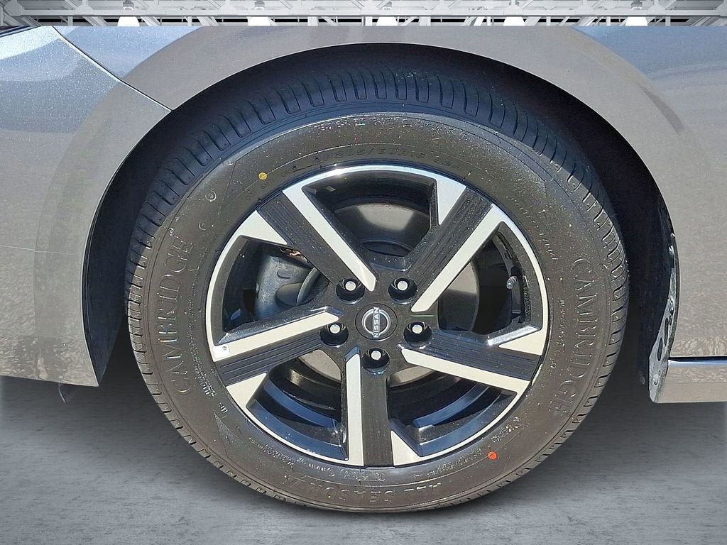 Used 2024 Nissan Sentra SV FWD image 10