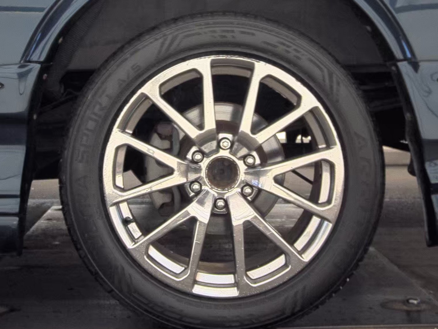 Used 2012 Chevrolet Express 1500 AWD image 10