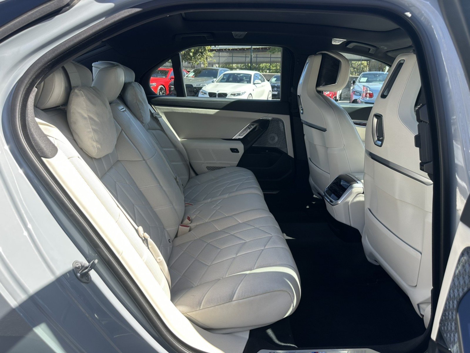 Used 2023 BMW 760i xDrive w/ Luxury Rear Seating Package AWD/4WD image 22