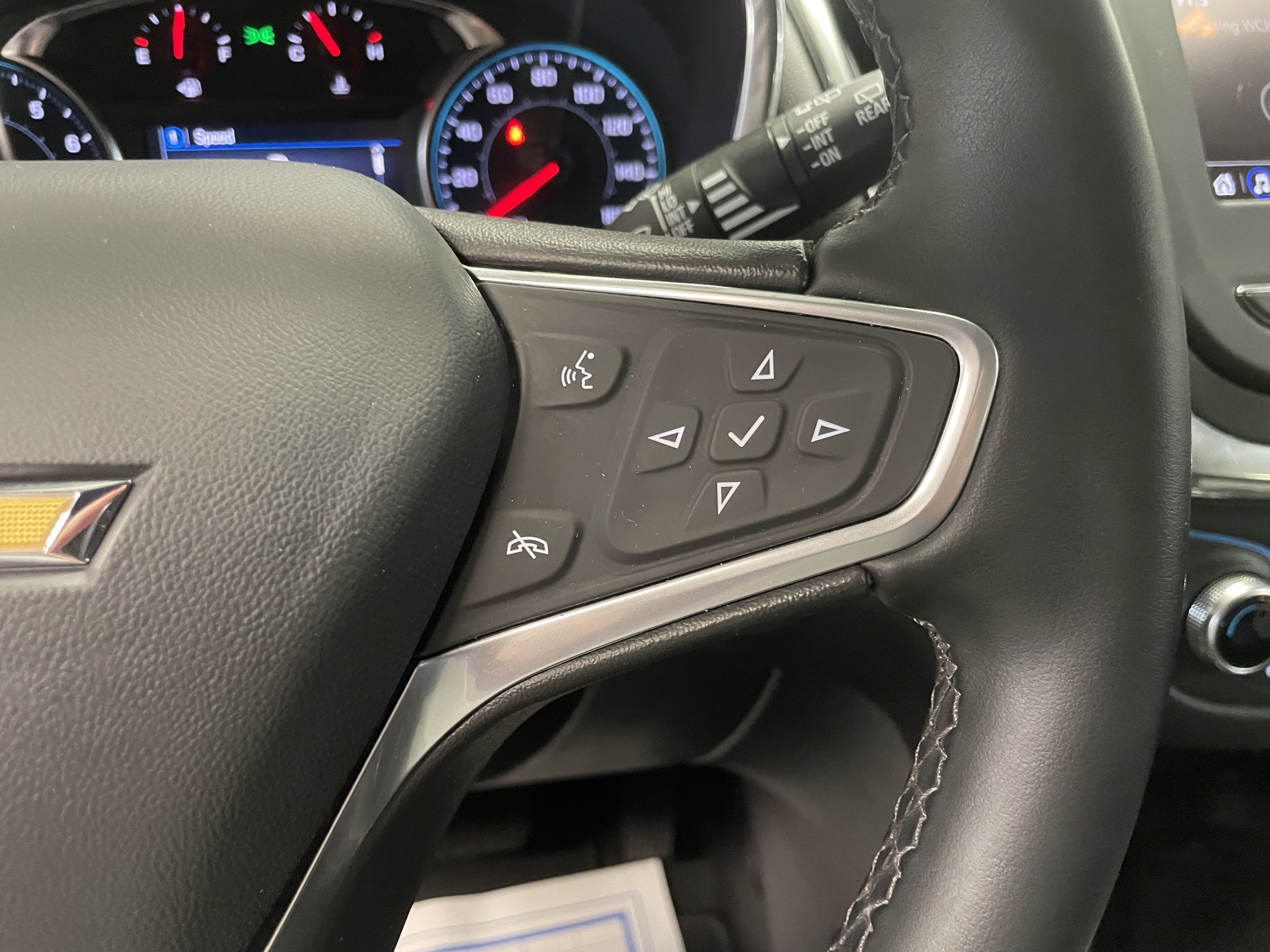 Used 2023 Chevrolet Equinox LT image 16