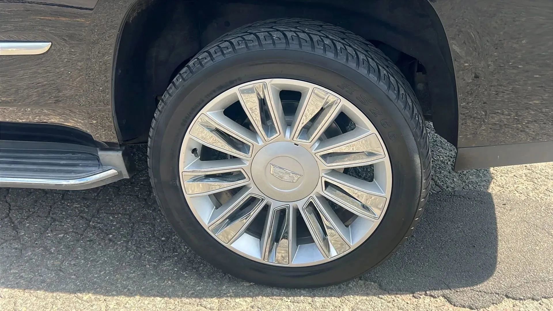 Used 2016 Cadillac Escalade Platinum image 11