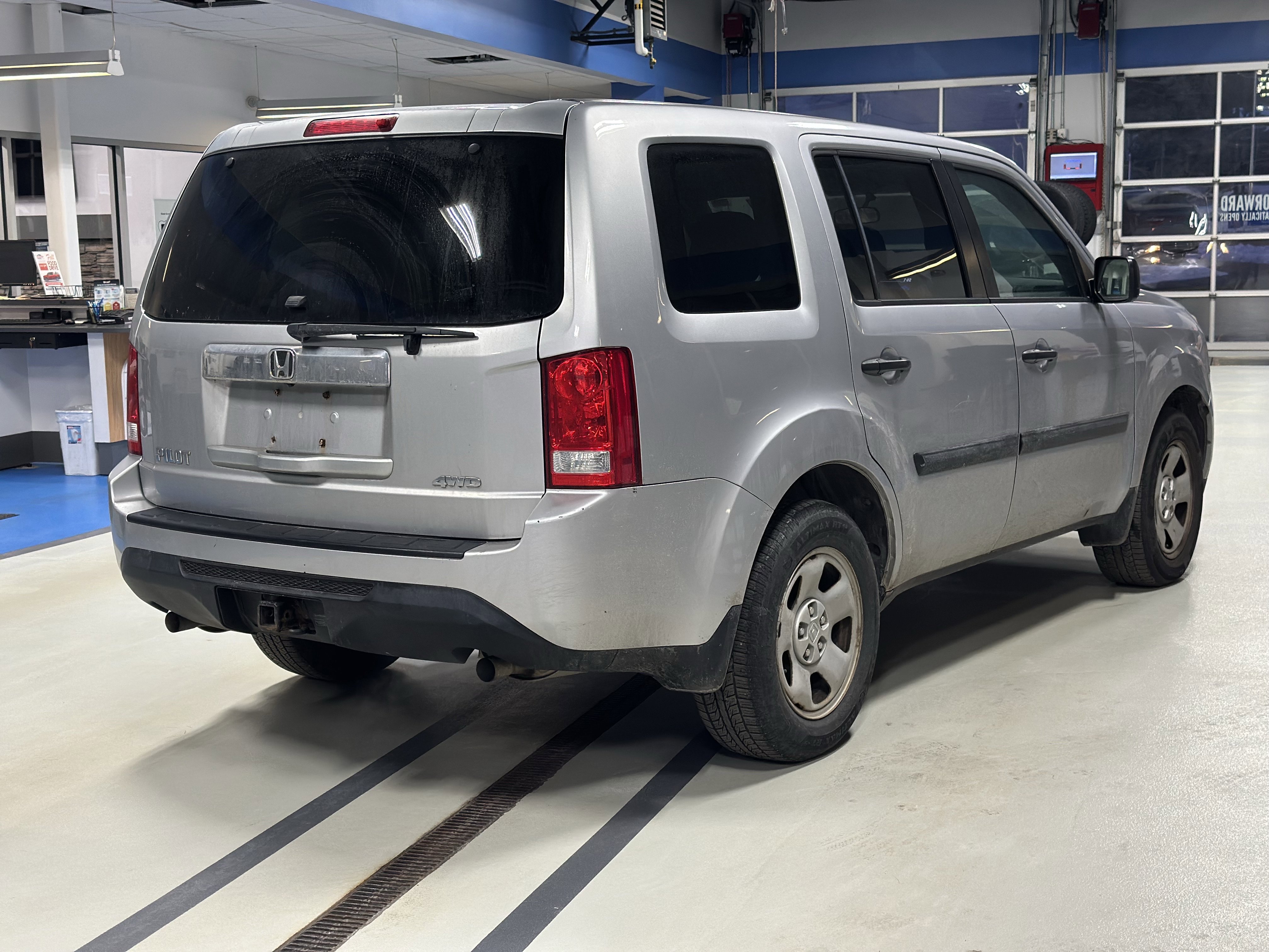 Used 2015 Honda Pilot LX image 5