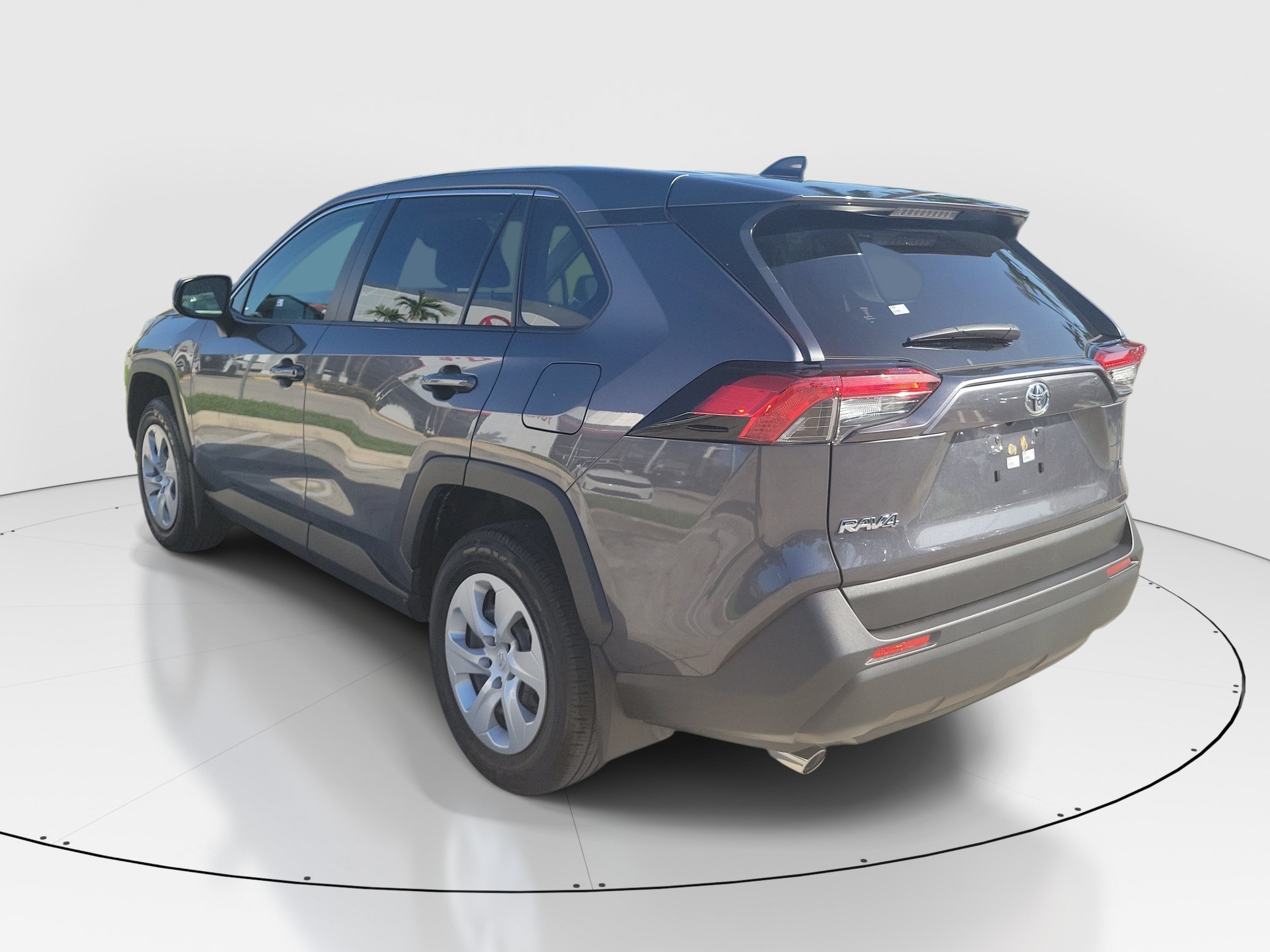 Used 2024 Toyota RAV4 LE FWD image 5