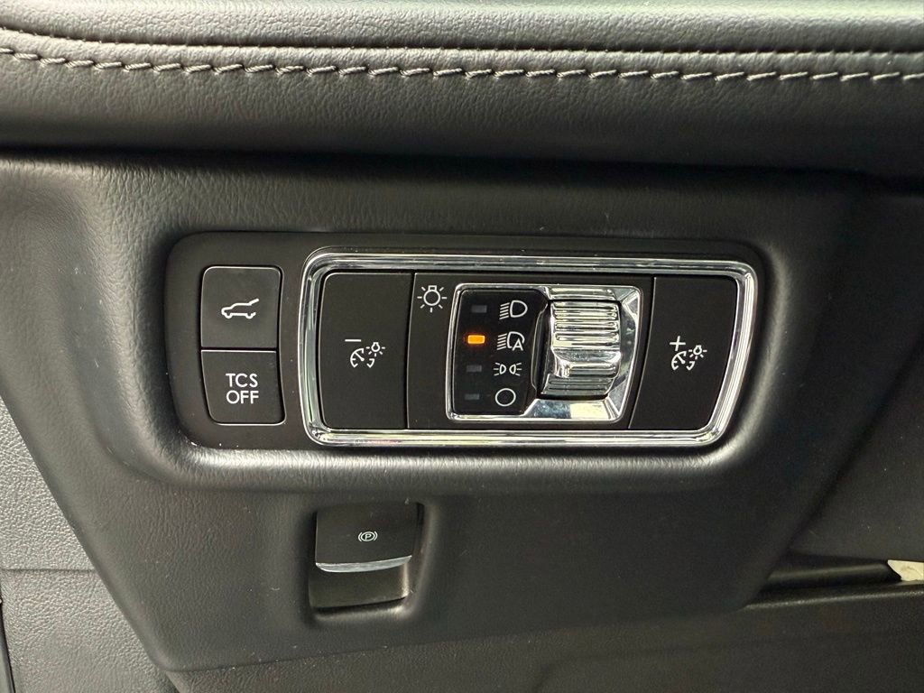 Used 2023 Lincoln Nautilus Reserve w/ Equipment Group 201A image 15