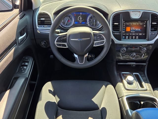 Used 2022 Chrysler 300 Touring w/ Sport Appearance Package RWD image 13