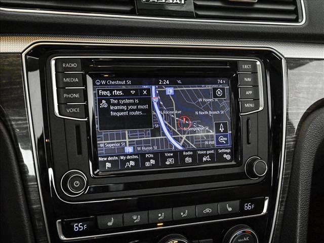 Used 2018 Volkswagen Passat 2.0T SEL Premium image 13