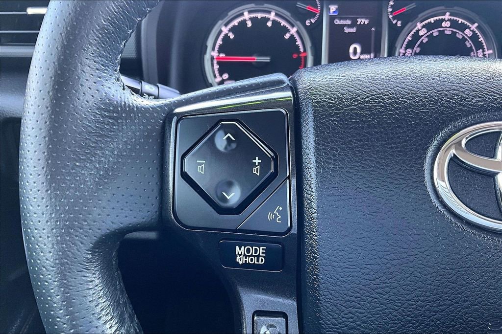 Used 2020 Toyota 4Runner Venture w/ Moonroof Package AWD/4WD image 17