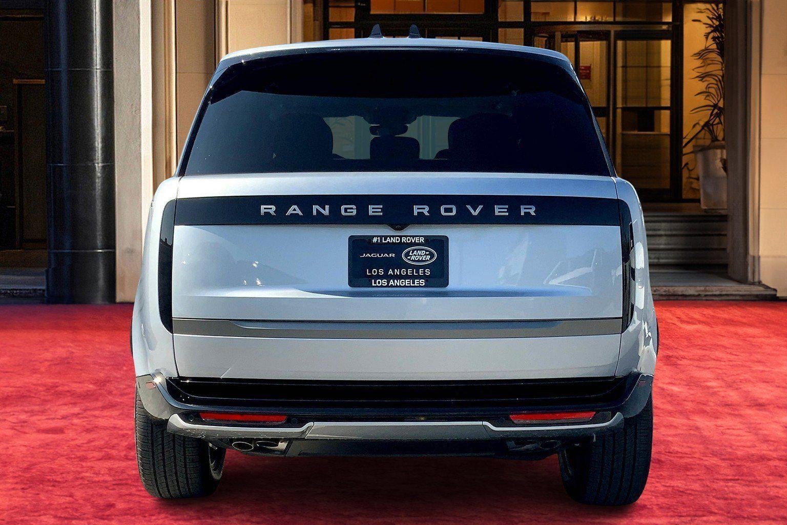 New 2025 Land Rover Range Rover Long Wheelbase SE AWD/4WD image 6