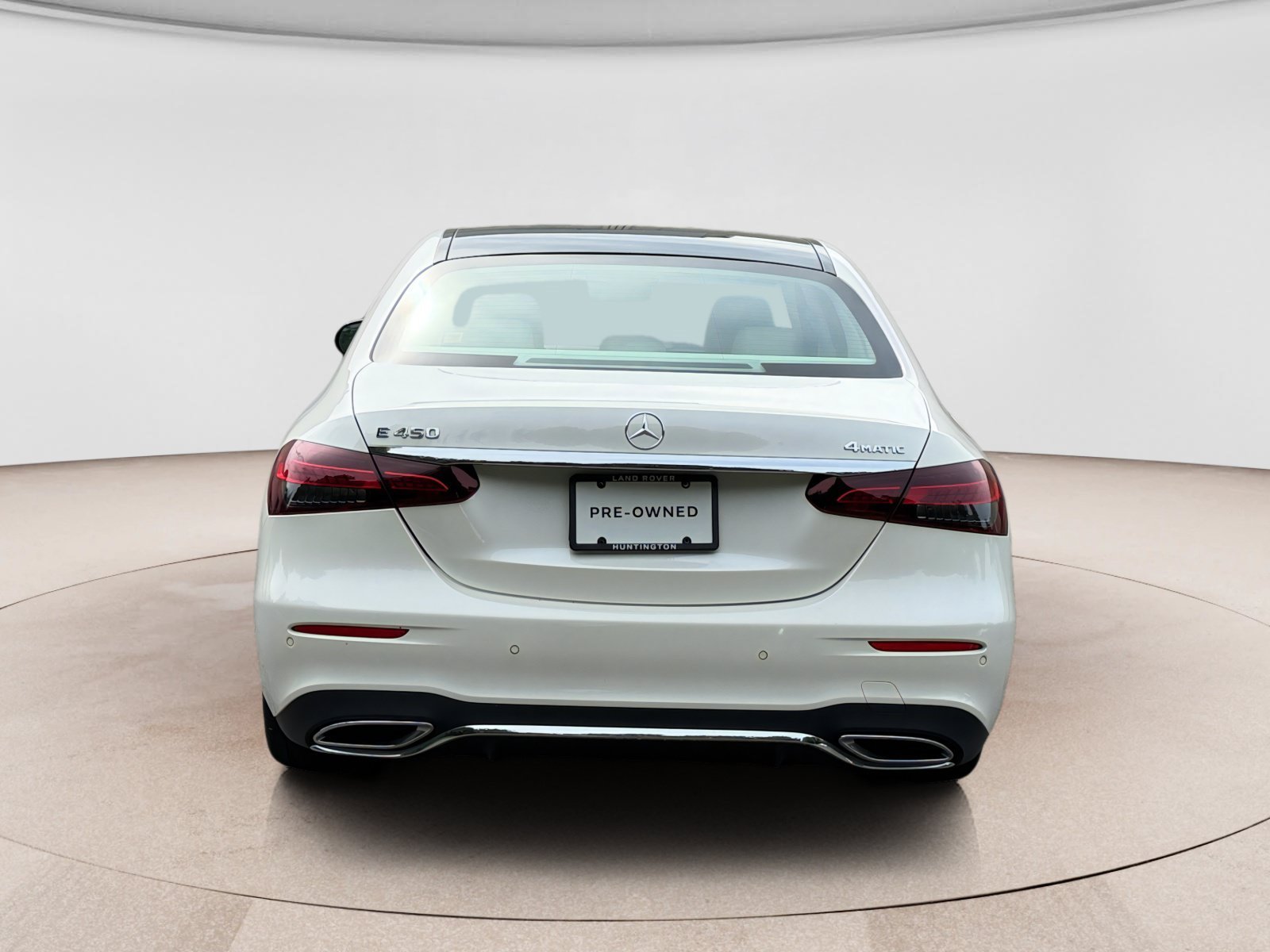 Used 2022 Mercedes-Benz E 450 4MATIC Sedan image 4