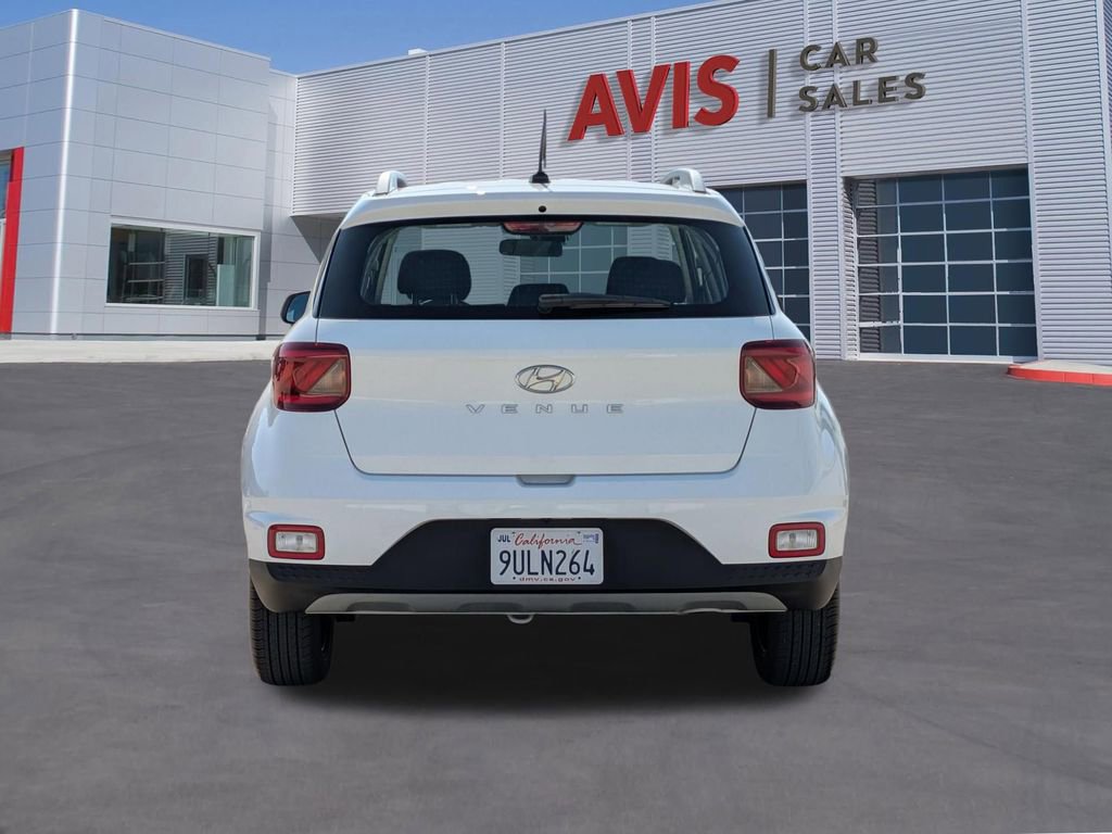 Used 2025 Hyundai Venue SEL FWD image 7