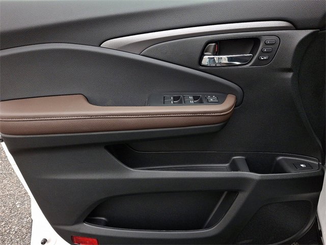 Certified 2025 Honda Ridgeline RTL image 12