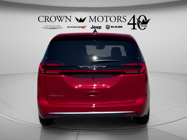 Used 2027 Chrysler Pacifica Select FWD image 6
