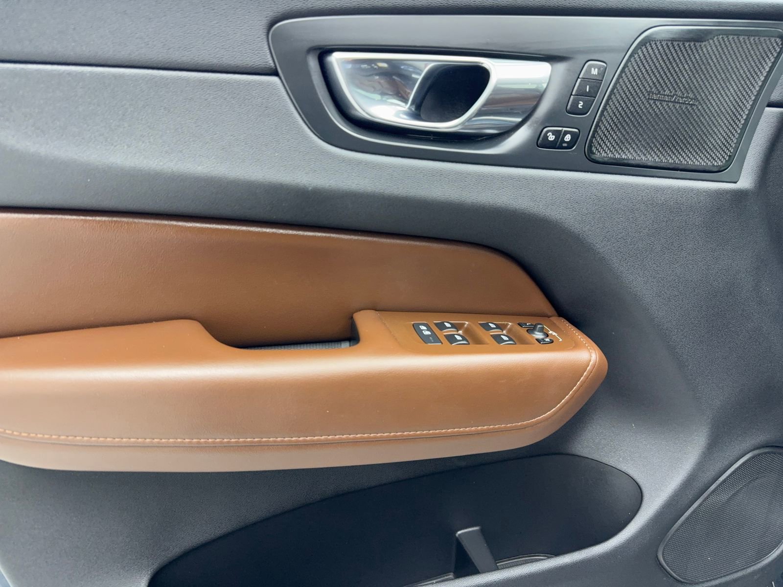 Used 2021 Volvo XC60 T5 Inscription w/ Protection Package image 35