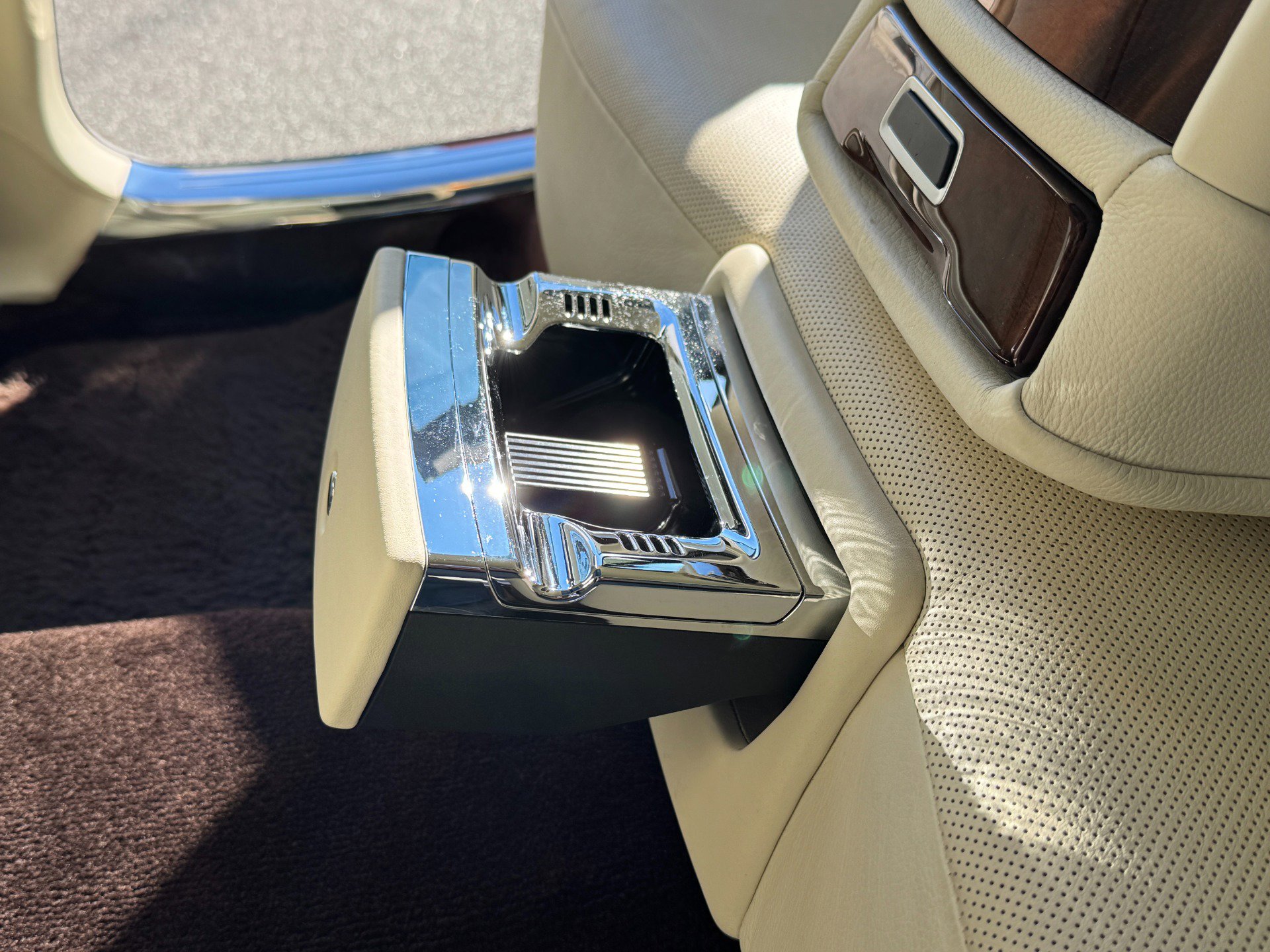 Used 2013 Rolls-Royce Ghost image 59